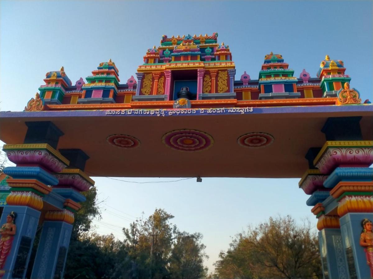 Sahasra Home Stay Hampi Hospet Luaran gambar